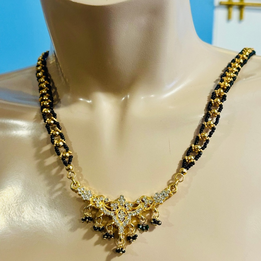 Chic Gold and Black Beaded Necklace